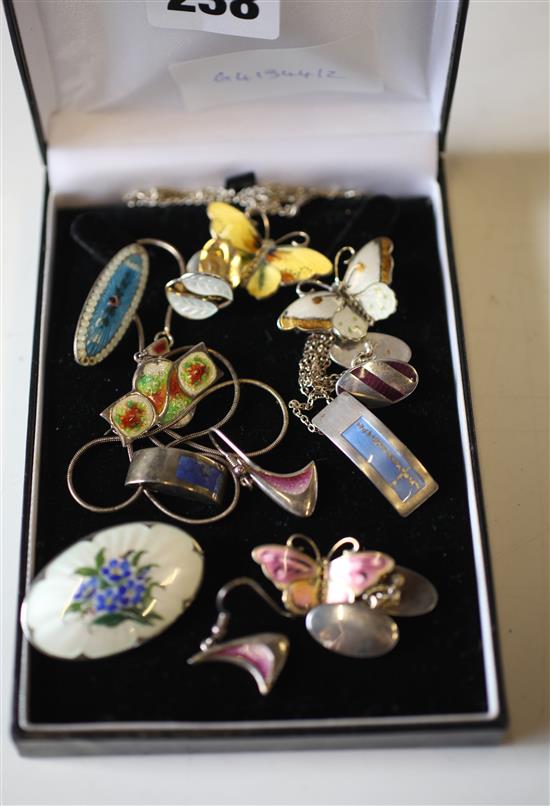 Mixed costume jewellery